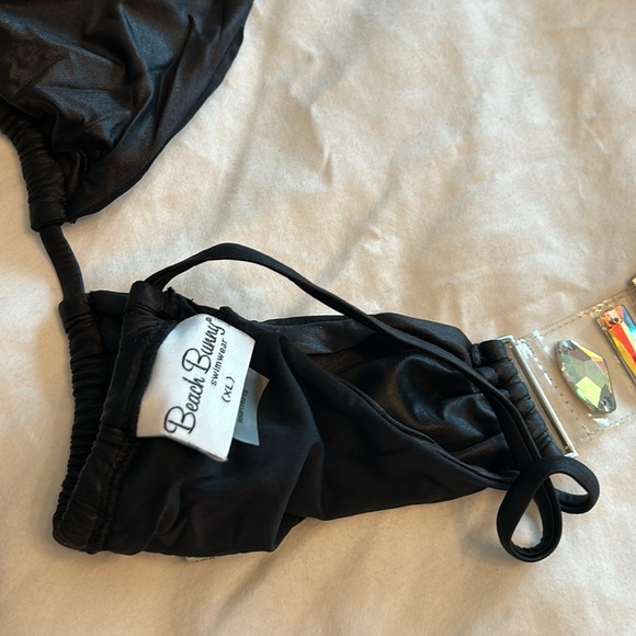 Beach Bunny Bikini - Picture 3 of 6